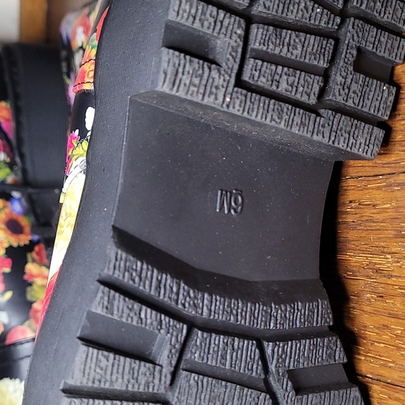 Current Mood 🌼  Power combat  boot - Picture 3 of 3